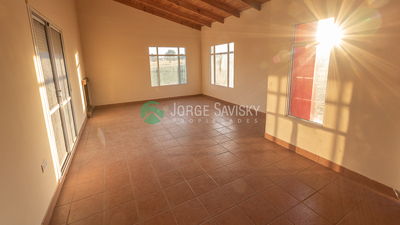 Casa con servicios en Parque Ventania (8)