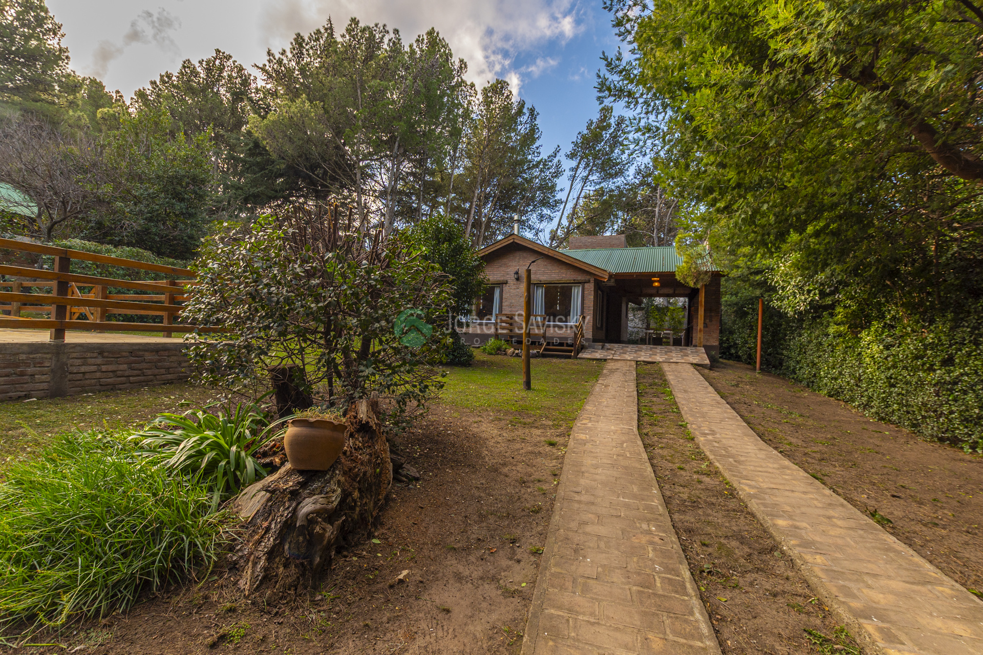 Casa con espacios amplios, gran parque y piscina 004_