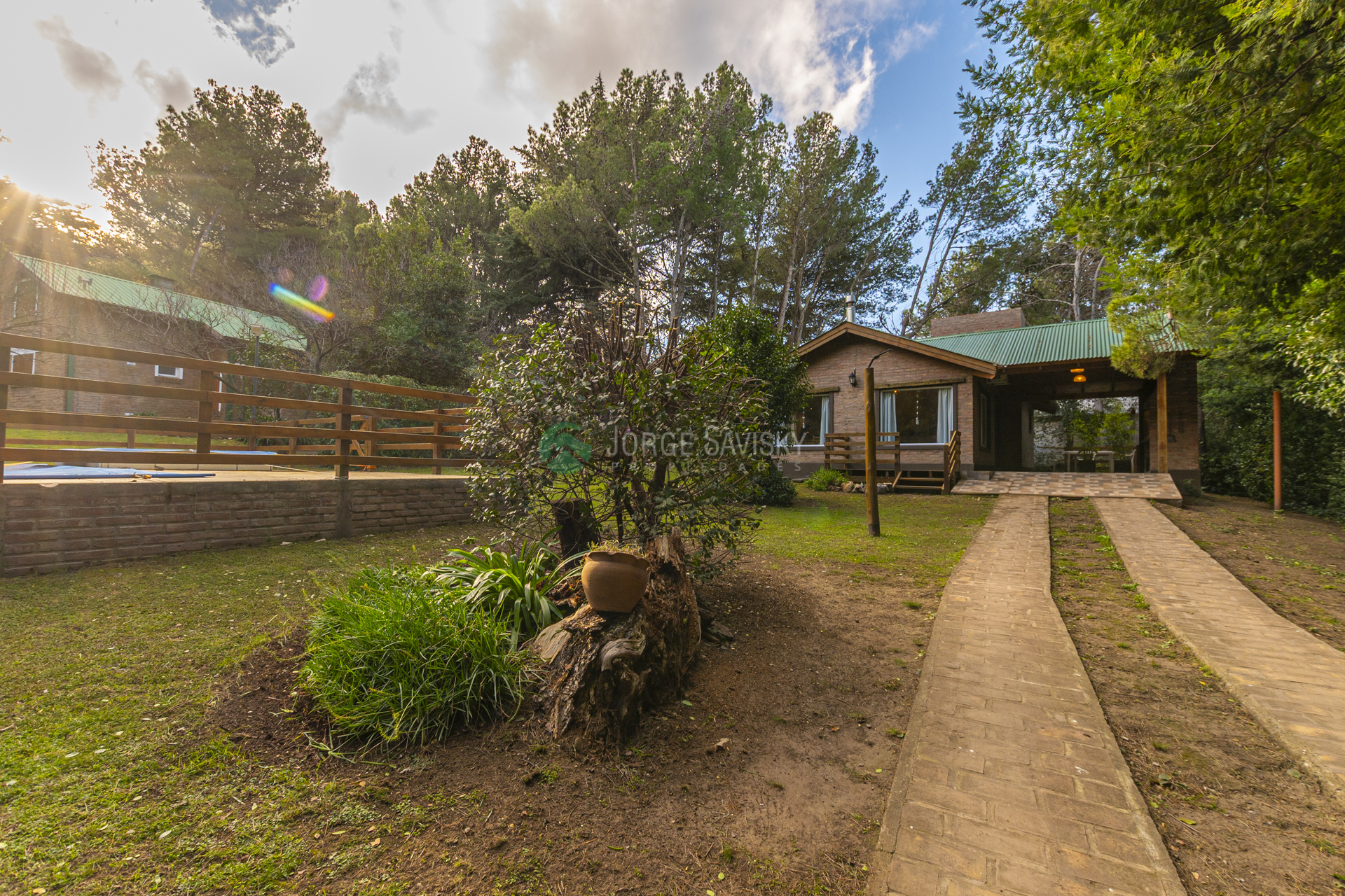Casa con espacios amplios, gran parque y piscina 005_