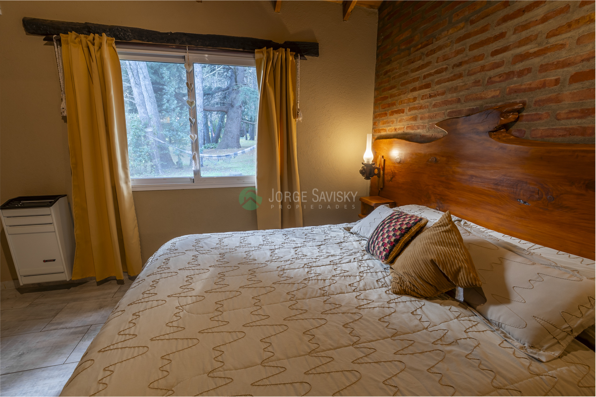 Casa con espacios amplios, gran parque y piscina 017_