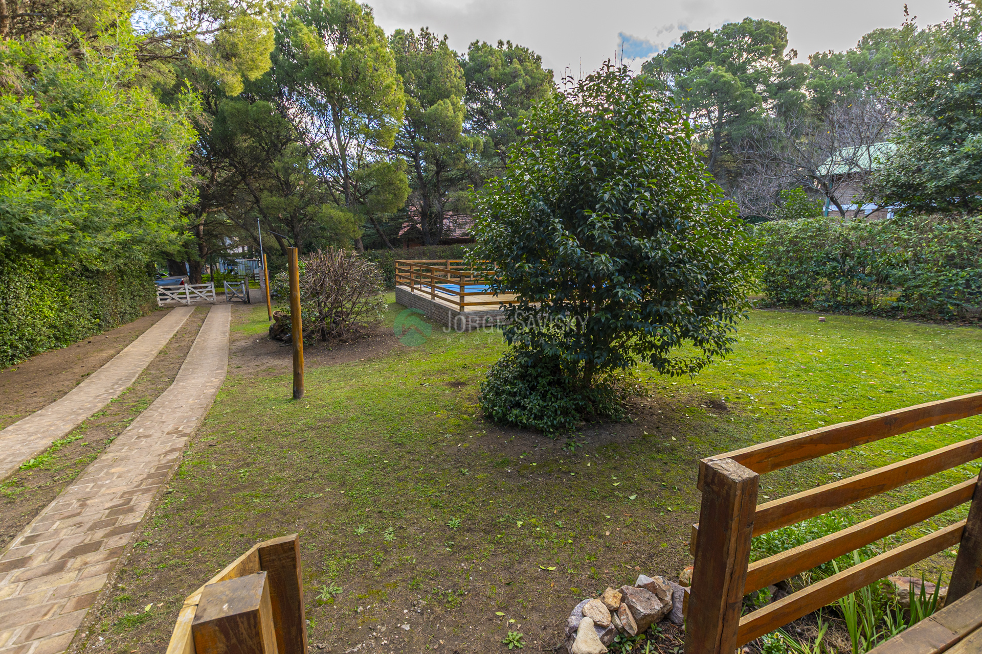 Casa con espacios amplios, gran parque y piscina 033_